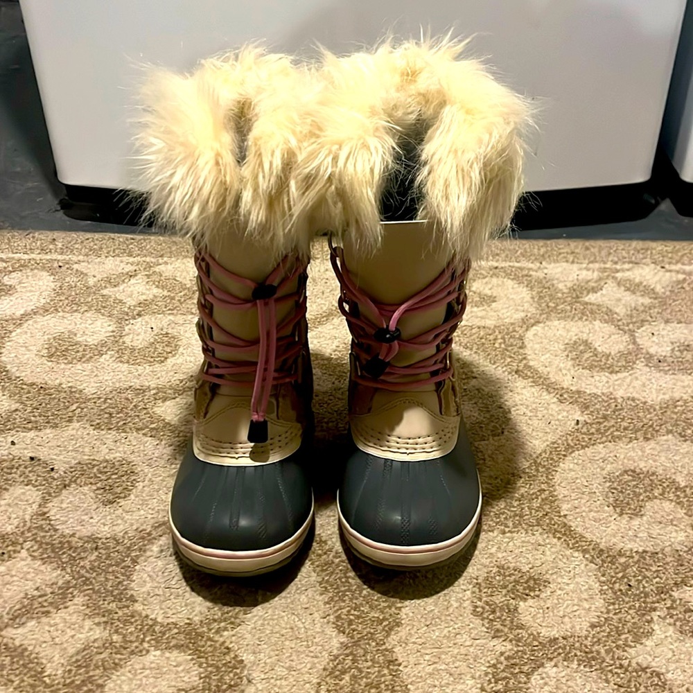 EUC Girls Sorel boots